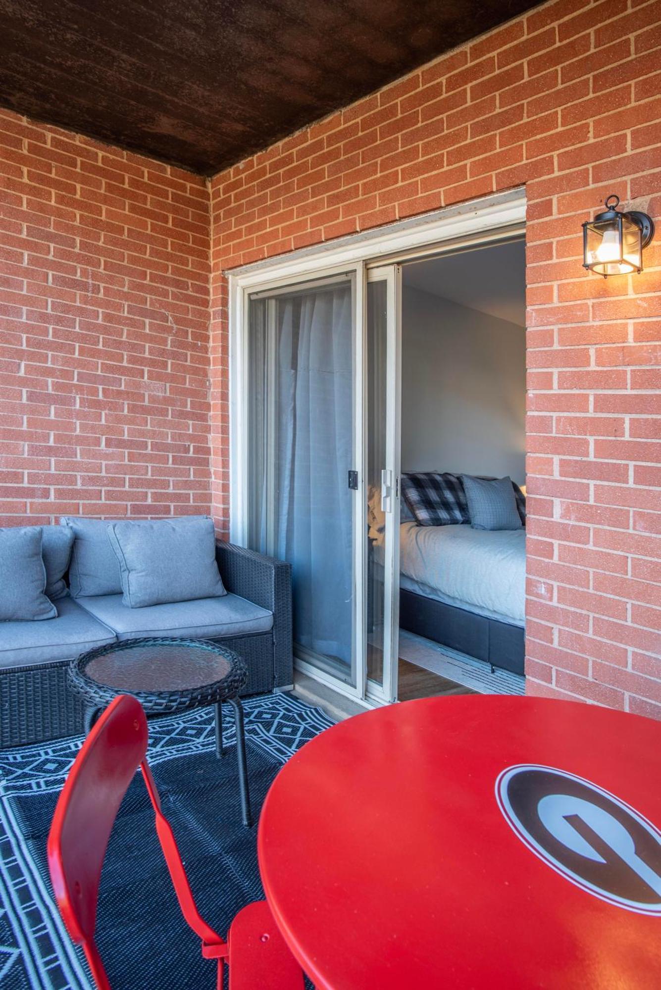 Classic Getaway At Stadium Village